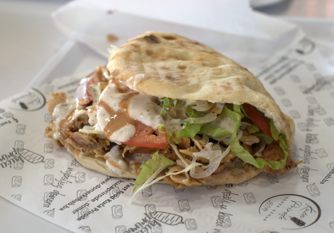 Pileći doner u lepinji